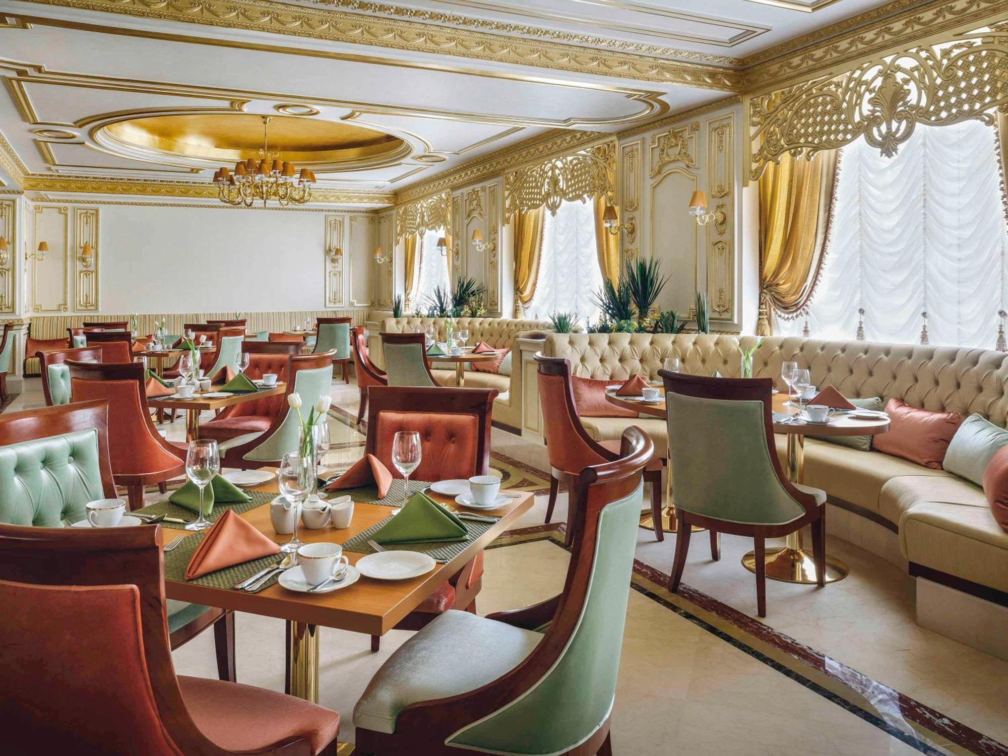 Hotel Moevenpick Star 5*